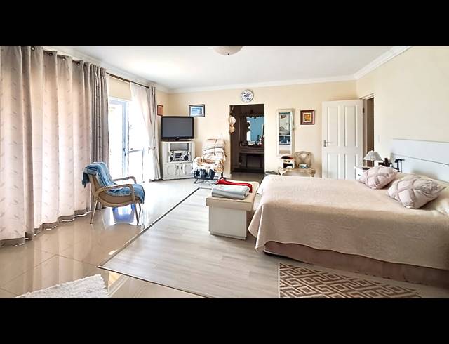 4 BEDROOM HOUSE FOR SALE IN PORT OWEN